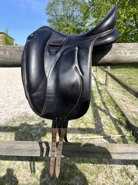 Sella da dressage Devoucoux  17" - 2013