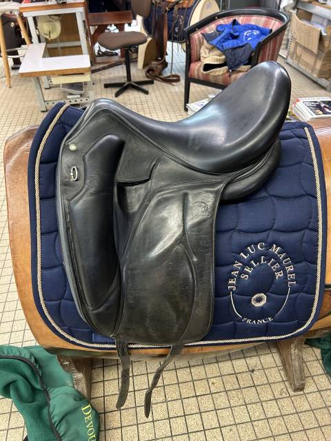Sella da dressage Devoucoux  17" - 2014