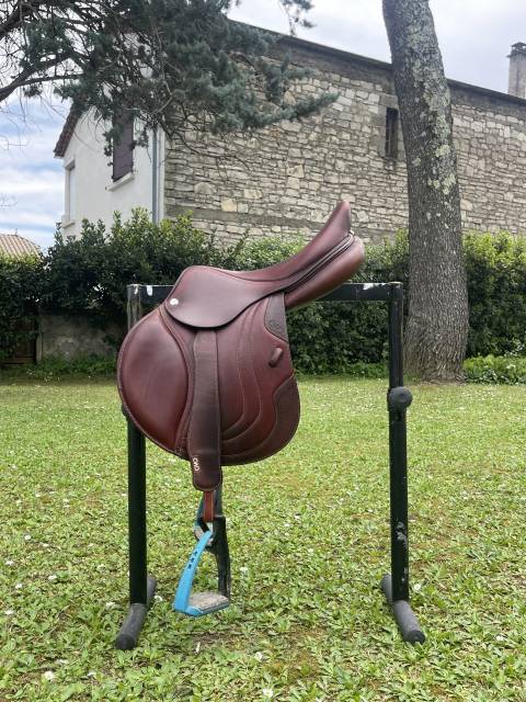 Sella da salto ostacoli CWD  17.5" - 2019