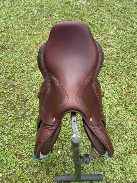 Sella da salto ostacoli CWD  17.5" - 2019