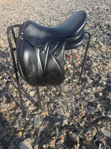 Sella da dressage Devoucoux  18" - 2021