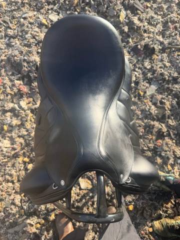 Sella da dressage Devoucoux  18" - 2021