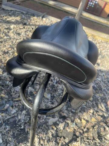 Sella da dressage Devoucoux  18" - 2021