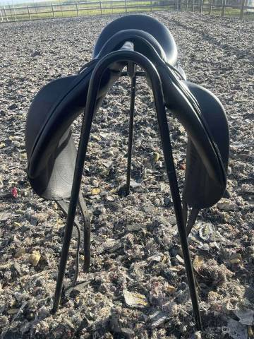 Sella da dressage Devoucoux  18" - 2021