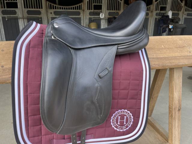 Sella da dressage Erreplus  17" - 2024