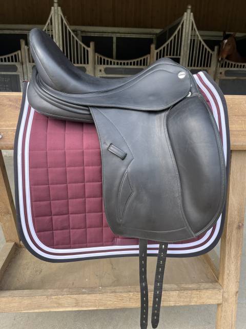 Sella da dressage Erreplus  17" - 2024