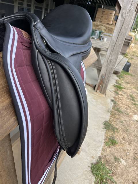 Sella da dressage Erreplus  17" - 2024