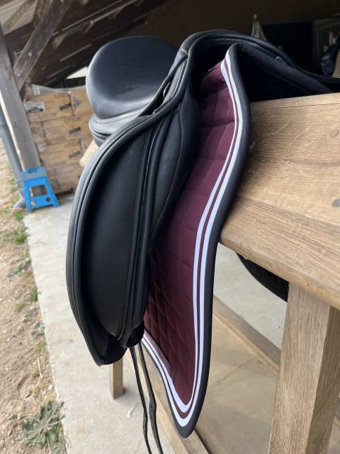 Sella da dressage Erreplus  17" - 2024