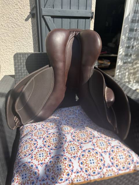 Sella mista Eric Thomas  17.5" - 2025