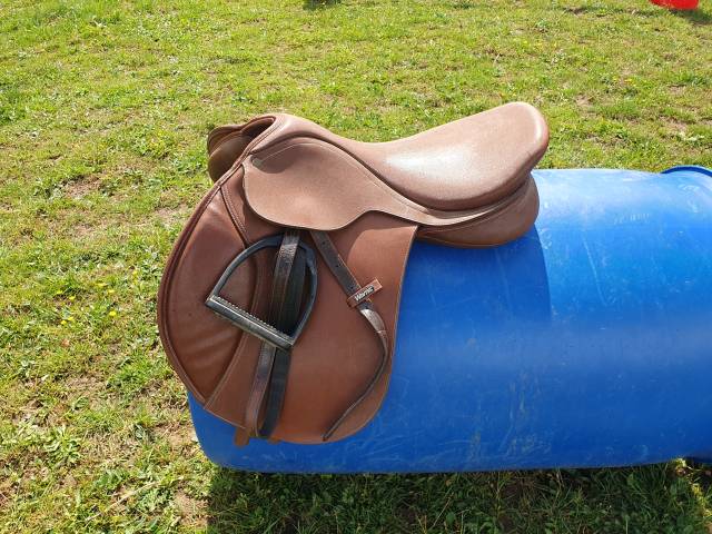 Sella da salto ostacoli Wintec  17.5" - 2016