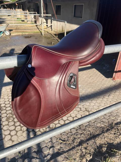 Sella da salto ostacoli CWD 2Gs SE 41 18" - 2025