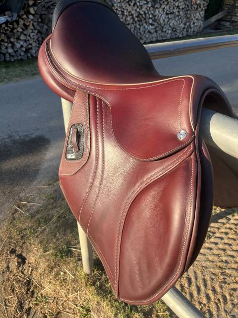 Sella da salto ostacoli CWD 2Gs SE 41 18" - 2025