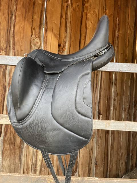 Sella da dressage Antar&egrave;s  17.5" - 2022
