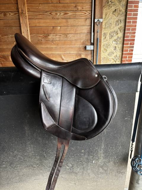 Sella da cross Childeric  18" - 2022