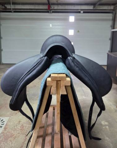 Sella da dressage Devoucoux  17" - 2025