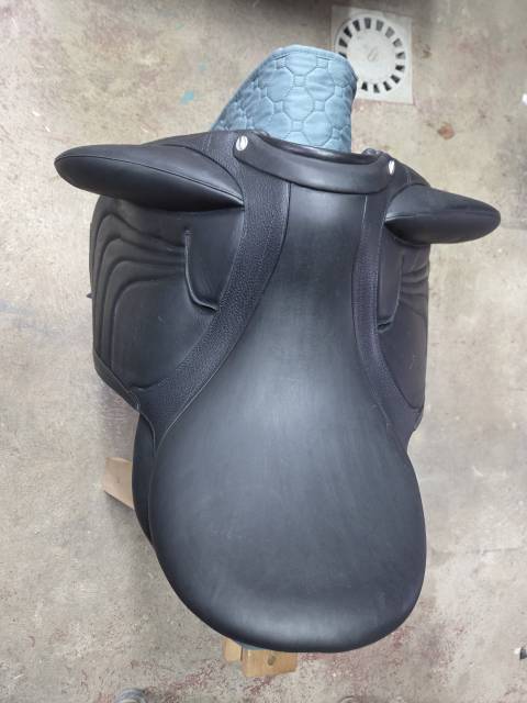 Sella da dressage Devoucoux  17" - 2025