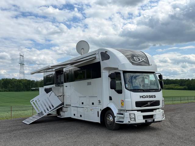Camion per Cavalli STX VOLVO 2011 Occasione