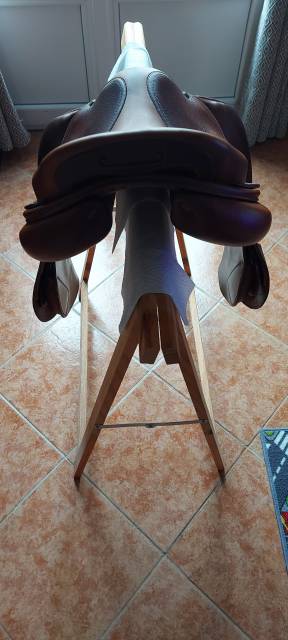 Sella da salto ostacoli Delgrange  17.5" - 2015