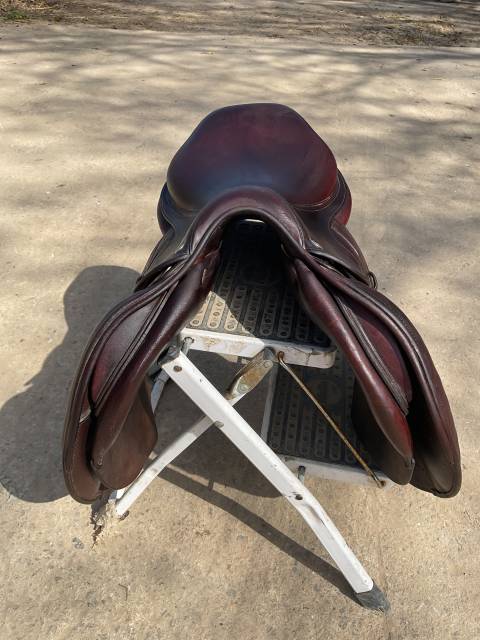Sella da salto ostacoli CWD Semi creuse  17" - 2016