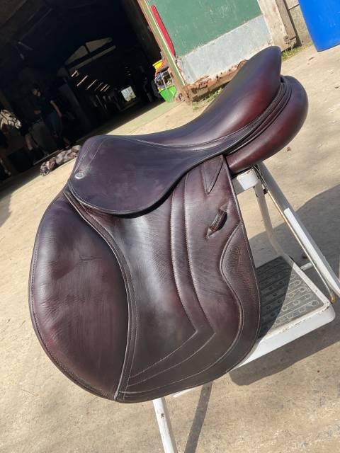 Sella da salto ostacoli CWD Semi creuse  17" - 2016
