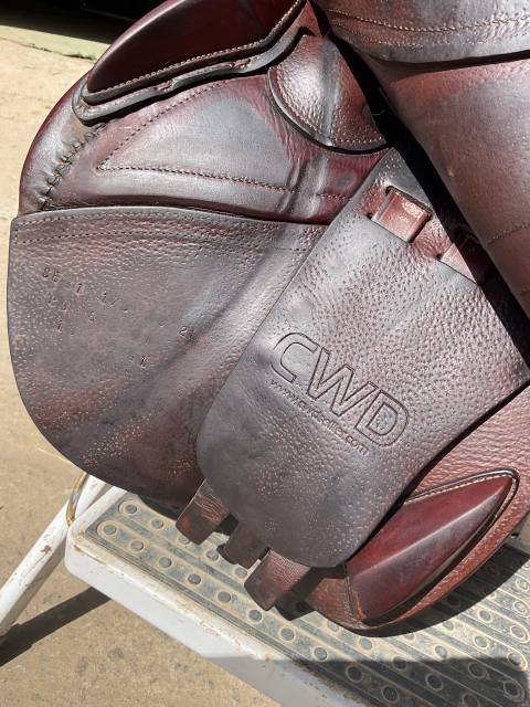 Sella da salto ostacoli CWD Semi creuse  17" - 2016