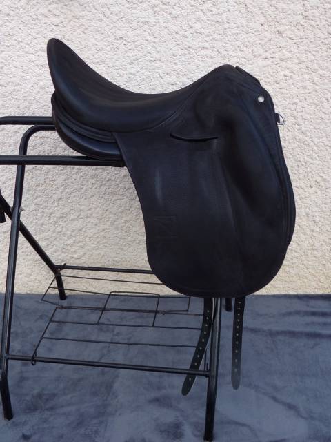 Sella da dressage Childeric  17.5" - 2025