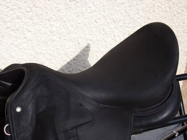 Sella da dressage Childeric  18" - 2025