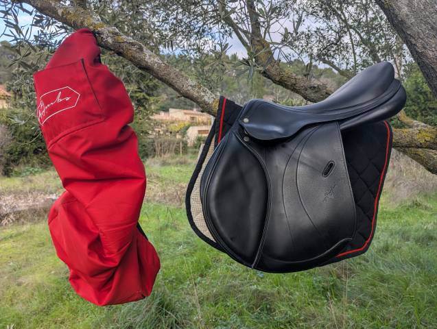 Sella da salto ostacoli Equipe  17.5" - 2023