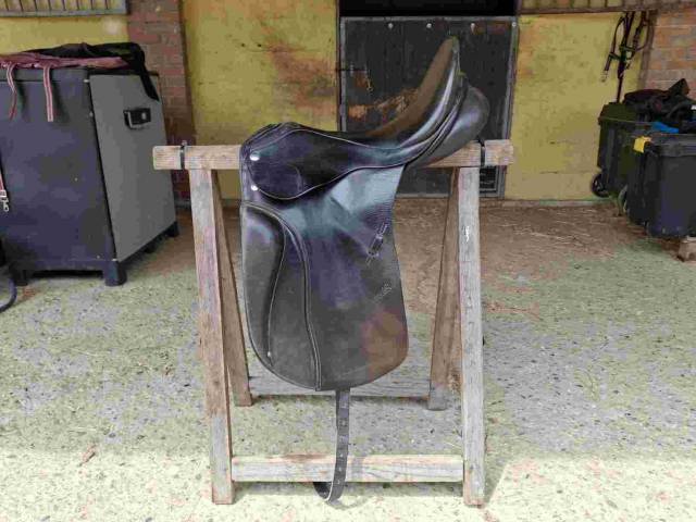 Sella dressage marca Zaldi mod New Kent