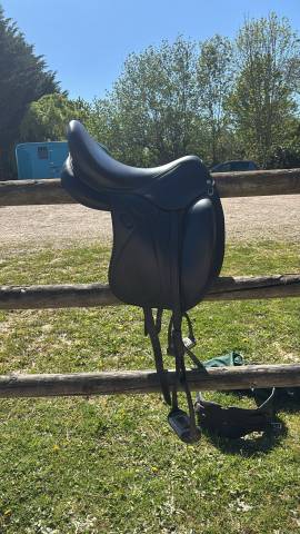 Sella da dressage Devoucoux  17.5" - 2025