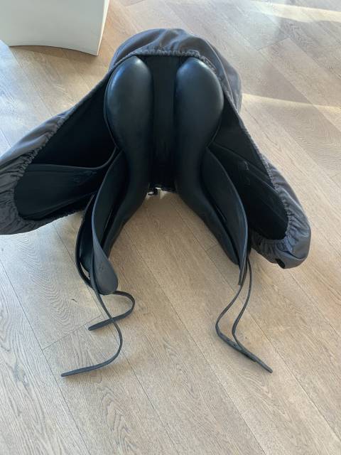 Sella da dressage Erreplus Adelinde 17" - 2017