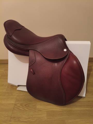 Sella da salto ostacoli CWD  17.5" - 2024