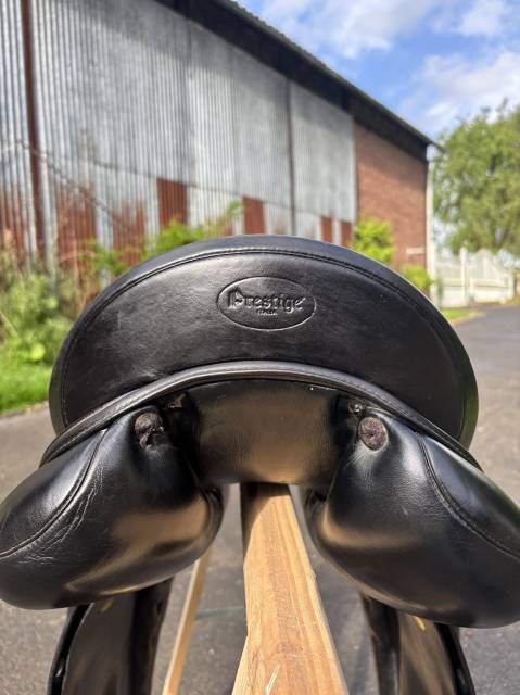 Sella da dressage Prestige Italia  17" - 2010