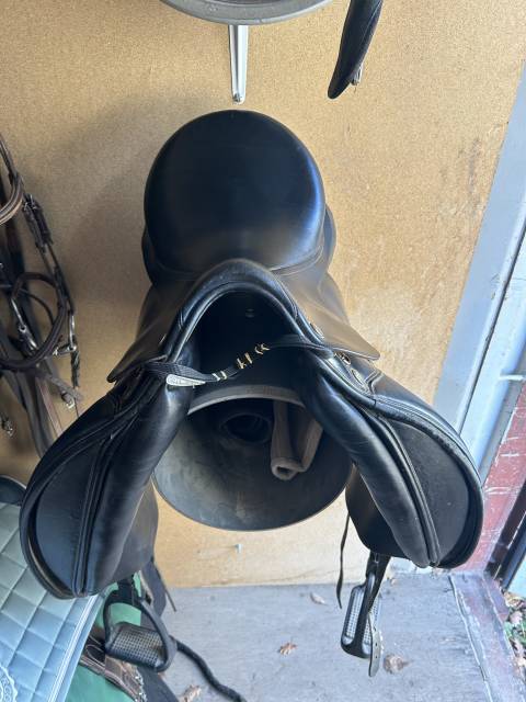 Sella da dressage Prestige Italia Hippos  17" - 2010