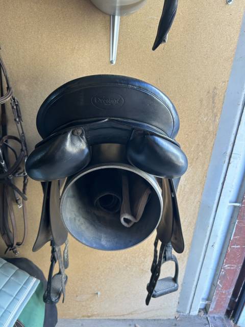 Sella da dressage Prestige Italia Hippos  17" - 2010