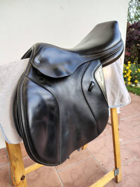 Sella Equiline color nero, 17'', anno 2018