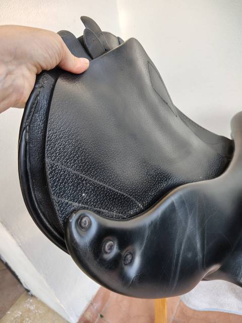 Sella Equiline color nero, 17'', anno 2018