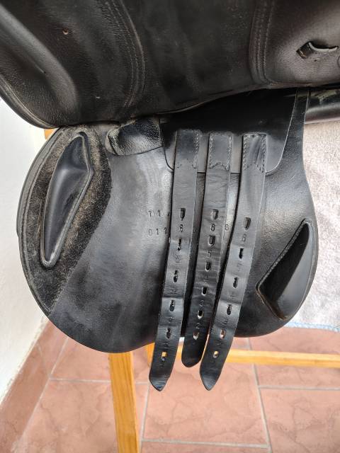Sella Equiline color nero, 17'', anno 2018