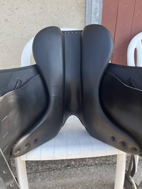 Sella da dressage Antar&egrave;s  18" - 2020