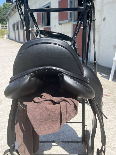 Sella da dressage Antar&egrave;s  18" - 2020