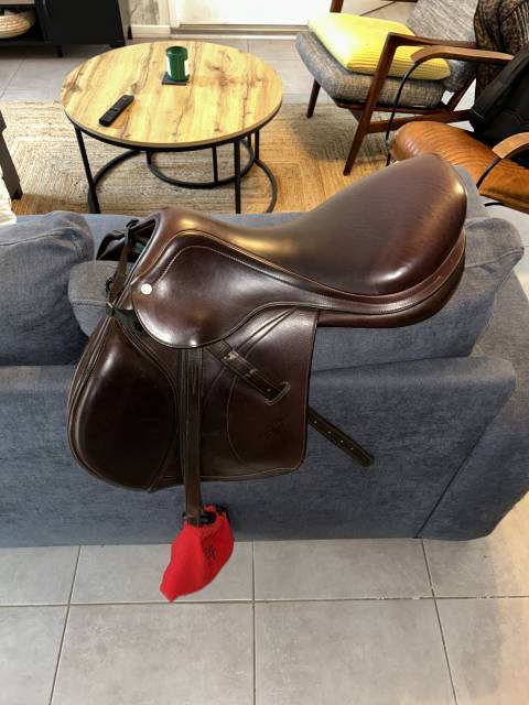 Sella da salto ostacoli Equipe  17.5" - 2023