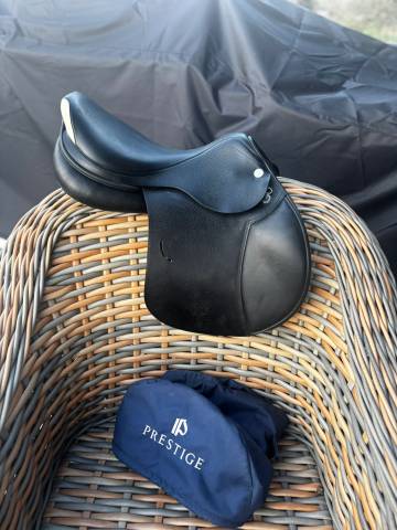 Sella da salto ostacoli Prestige Italia  17" - 2025