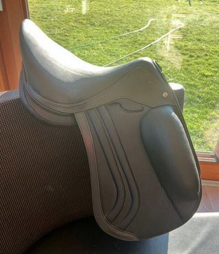 Sella da dressage   16" - 2025