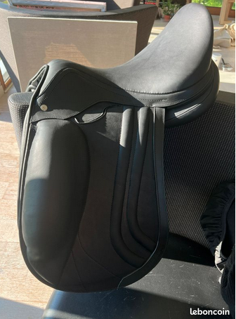 Sella da dressage   16" - 2025