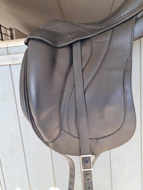 Sella da dressage Antar&egrave;s  17" - 2013