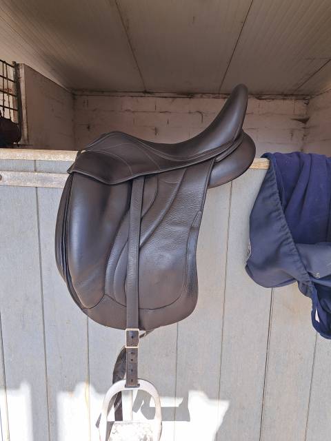 Sella da dressage Antar&egrave;s  17" - 2013