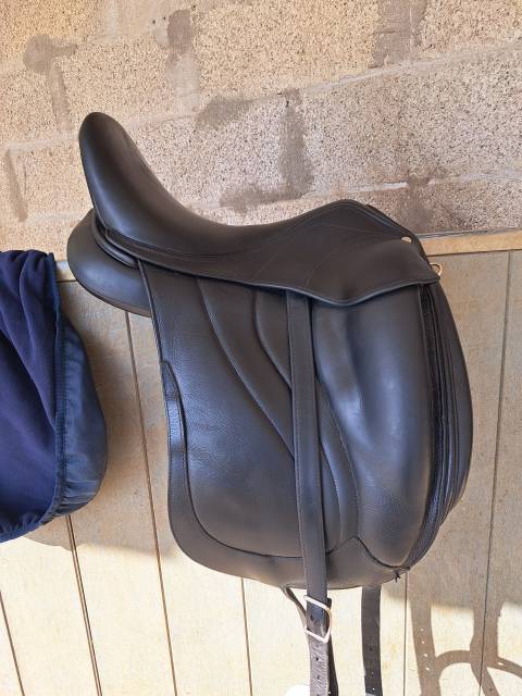 Sella da dressage Antar&egrave;s  17" - 2013