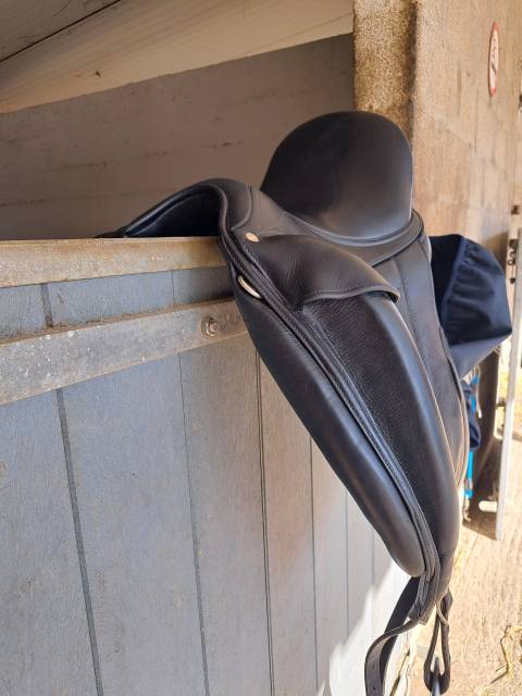 Sella da dressage Antar&egrave;s  17" - 2013