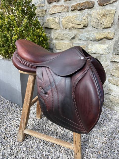 Sella da salto ostacoli CWD  17" - 2015