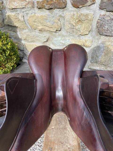 Sella da salto ostacoli CWD  17" - 2015